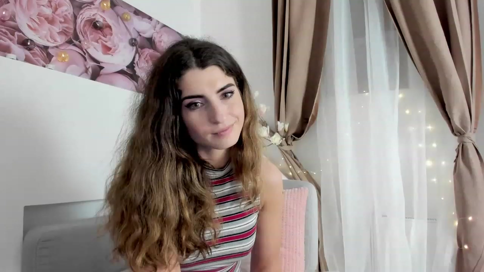 Gallery image thumbnail from EVA__LOVIA_'s myfreecams stream on, 11/19/2022, 18:58 image 13 of 20