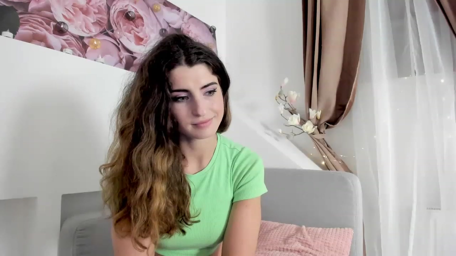 Gallery image thumbnail from EVA__LOVIA_'s myfreecams stream on, 11/20/2022, 16:52 image 9 of 20