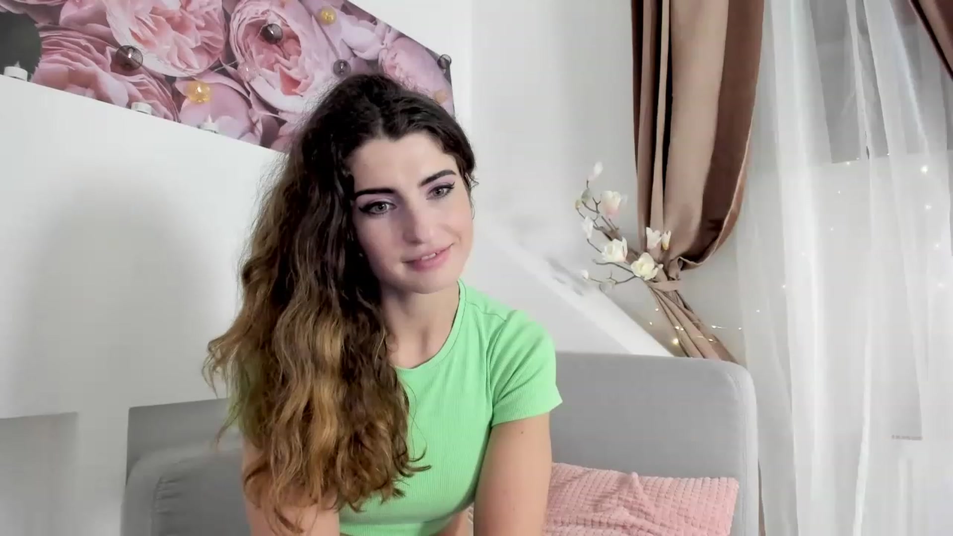 Gallery image thumbnail from EVA__LOVIA_'s myfreecams stream on, 11/20/2022, 16:52 image 2 of 20