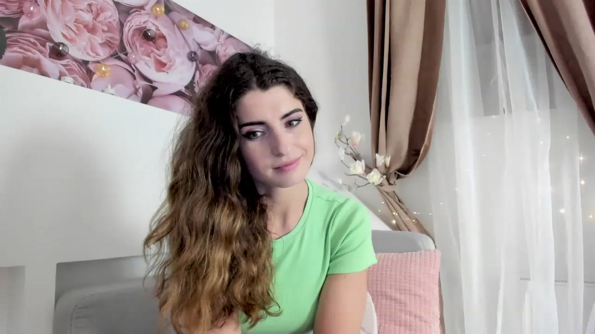 Gallery image thumbnail from EVA__LOVIA_'s myfreecams stream on, 11/20/2022, 18:09 image 4 of 20