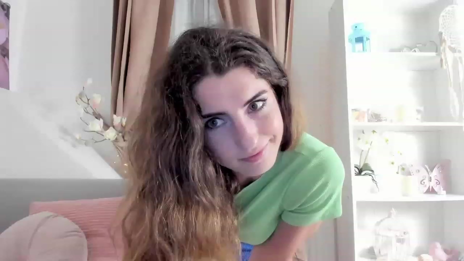 Gallery image thumbnail from EVA__LOVIA_'s myfreecams stream on, 11/20/2022, 18:09 image 12 of 20
