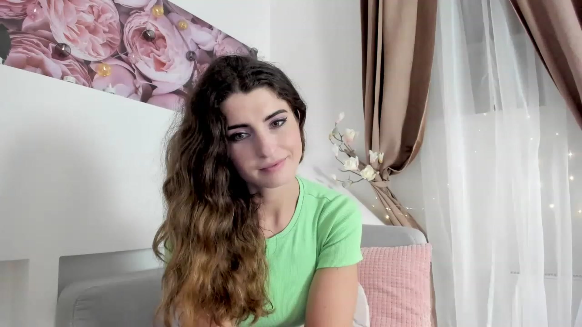 Gallery image thumbnail from EVA__LOVIA_'s myfreecams stream on, 11/20/2022, 18:09 image 2 of 20
