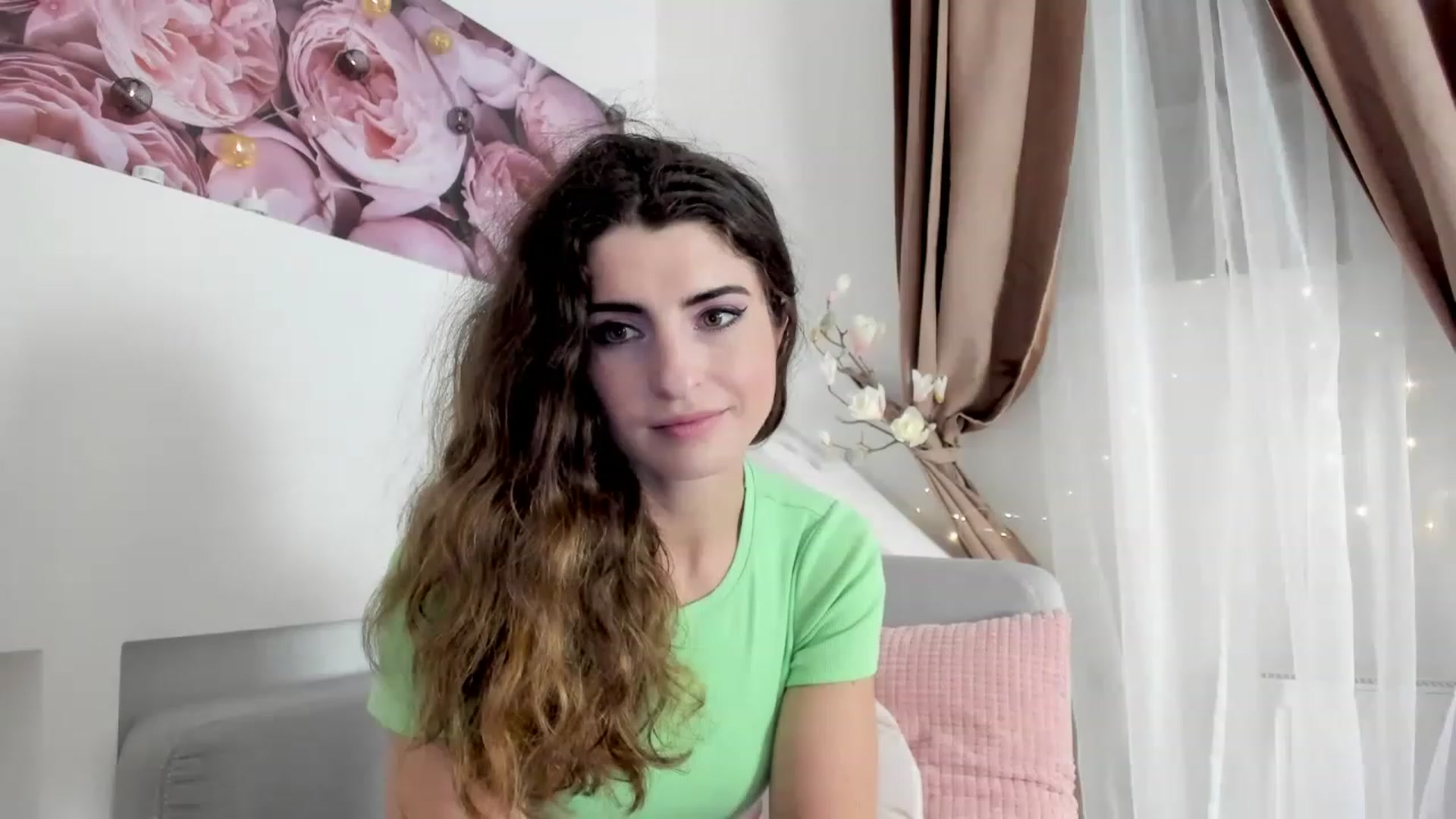 Gallery image thumbnail from EVA__LOVIA_'s myfreecams stream on, 11/20/2022, 18:46 image 2 of 20