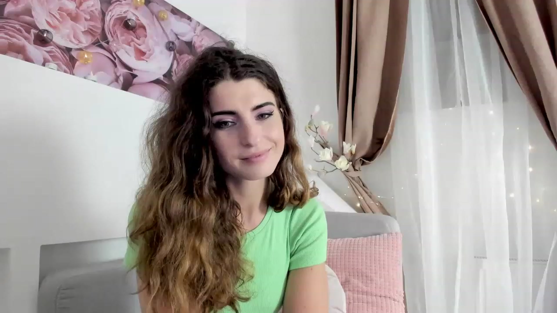Gallery image thumbnail from EVA__LOVIA_'s myfreecams stream on, 11/20/2022, 18:46 image 13 of 20