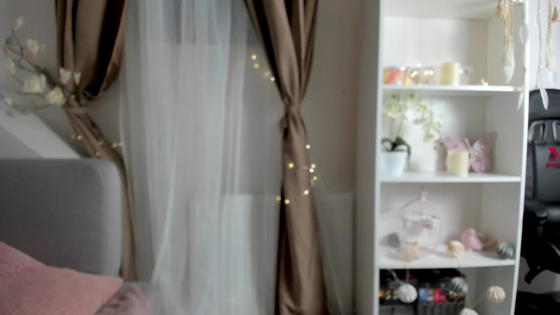 Gallery image thumbnail from EVA__LOVIA_'s myfreecams stream on, 11/27/2022, 13:47 image 16 of 20