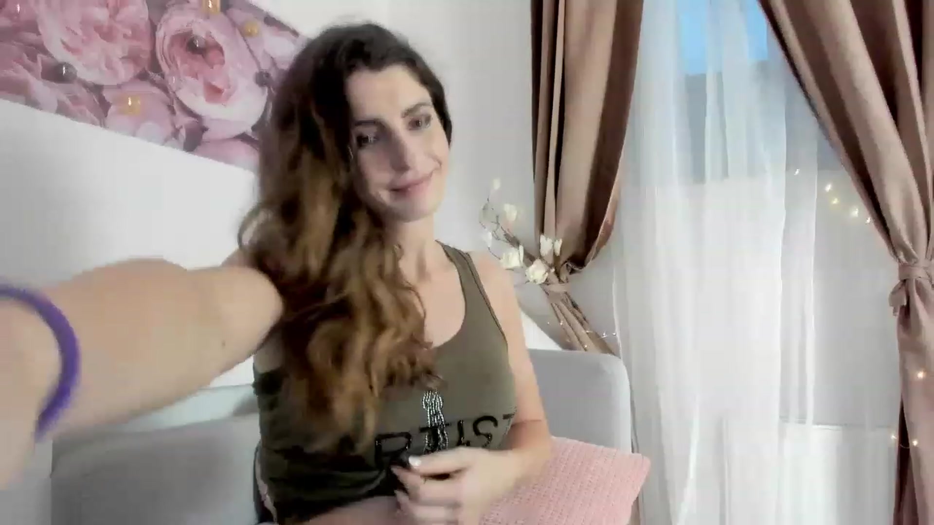 Gallery image thumbnail from EVA__LOVIA_'s myfreecams stream on, 11/27/2022, 13:47 image 6 of 20
