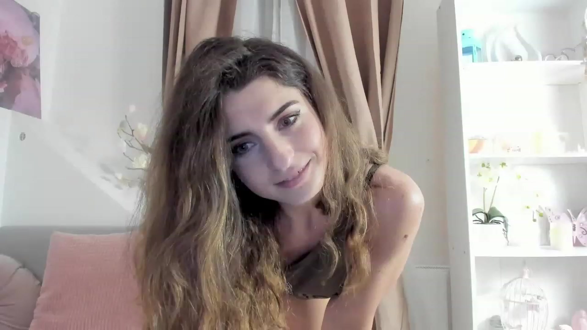 Gallery image thumbnail from EVA__LOVIA_'s myfreecams stream on, 11/27/2022, 18:53 image 18 of 20