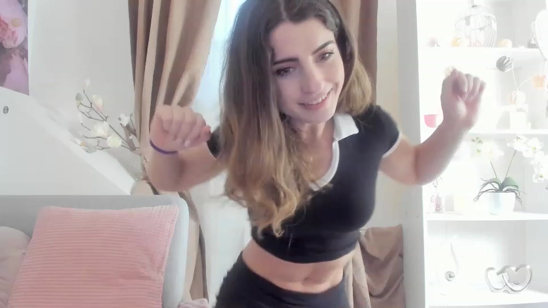 Gallery image thumbnail from EVA__LOVIA_'s myfreecams stream on, 12/07/2022, 10:10 image 9 of 20