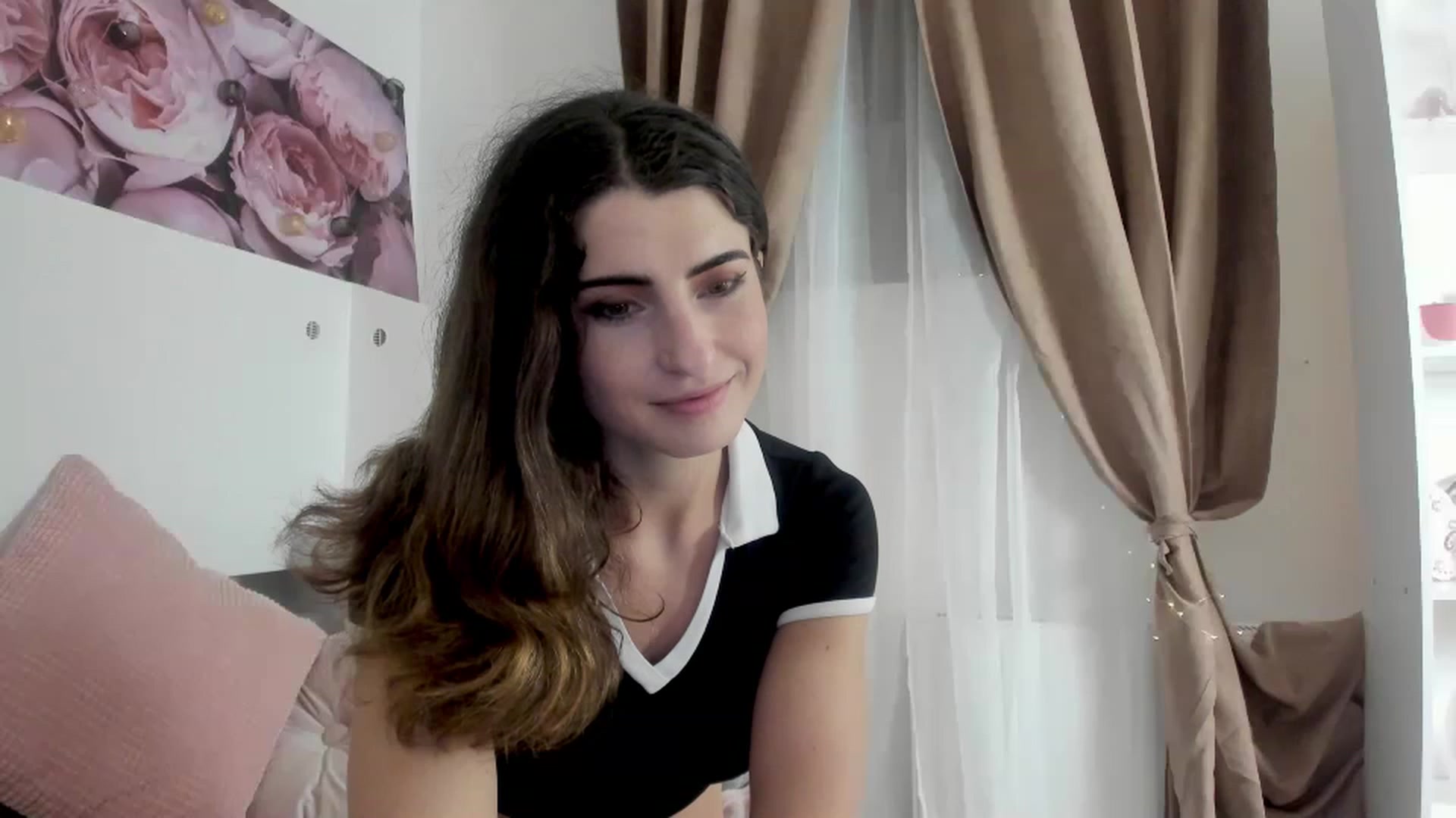 Gallery image thumbnail from EVA__LOVIA_'s myfreecams stream on, 12/07/2022, 15:43 image 19 of 20