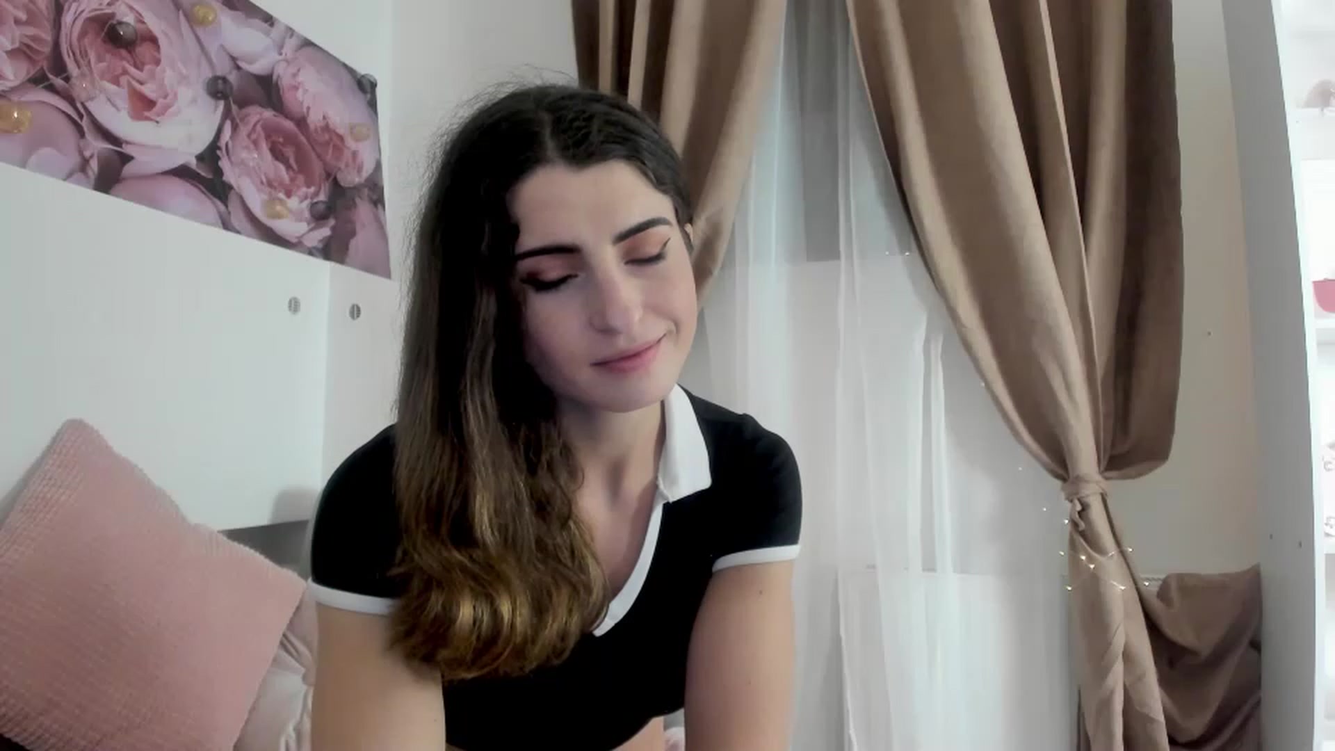 Gallery image thumbnail from EVA__LOVIA_'s myfreecams stream on, 12/07/2022, 15:43 image 18 of 20
