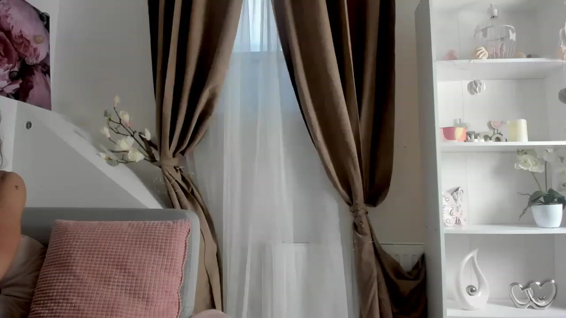Gallery image thumbnail from EVA__LOVIA_'s myfreecams stream on, 12/27/2022, 13:33 image 6 of 20