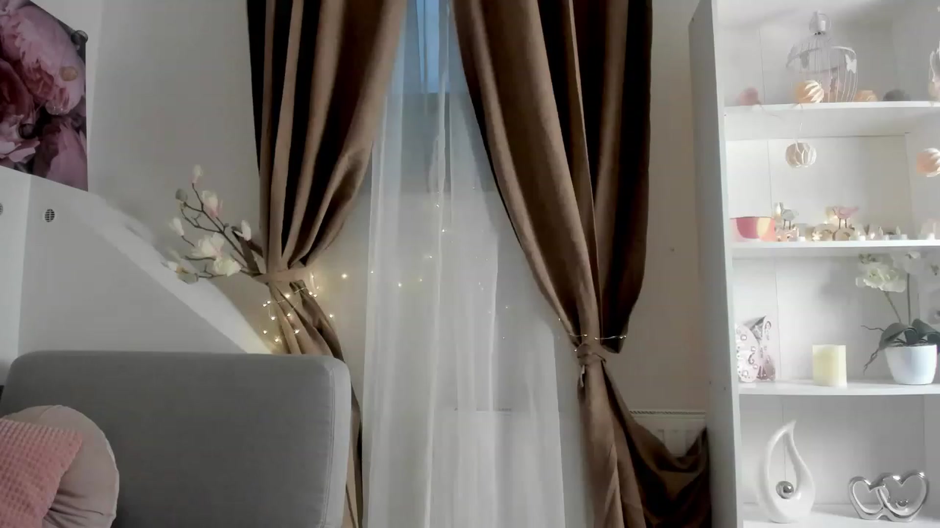 Gallery image thumbnail from EVA__LOVIA_'s myfreecams stream on, 12/30/2022, 14:06 image 18 of 20