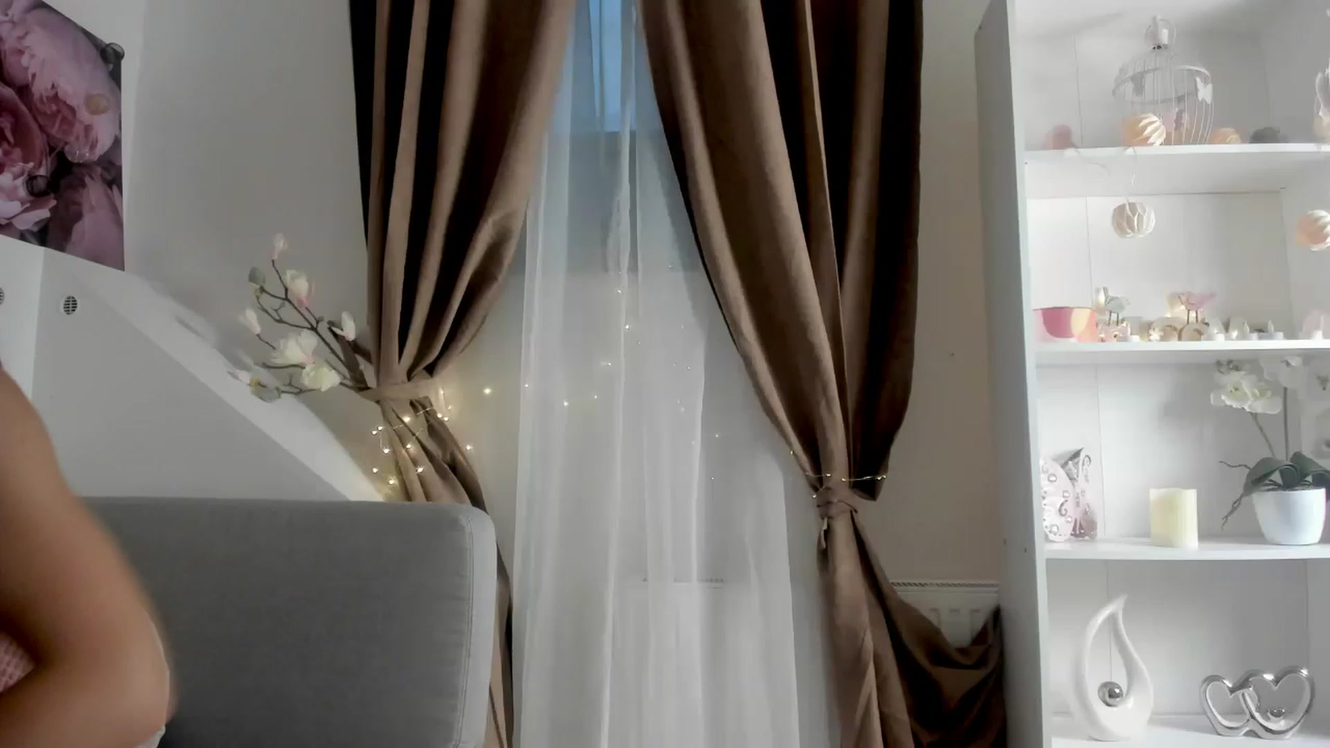 Gallery image thumbnail from EVA__LOVIA_'s myfreecams stream on, 12/30/2022, 14:06 image 16 of 20