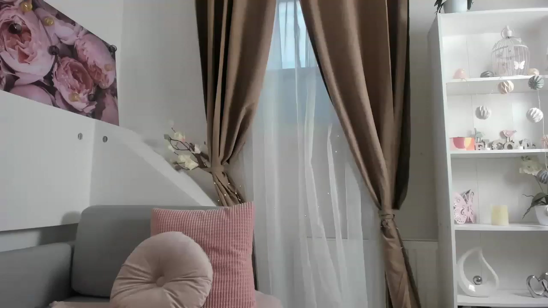 Gallery image thumbnail from EVA__LOVIA_'s myfreecams stream on, 01/21/2023, 10:02 image 13 of 20