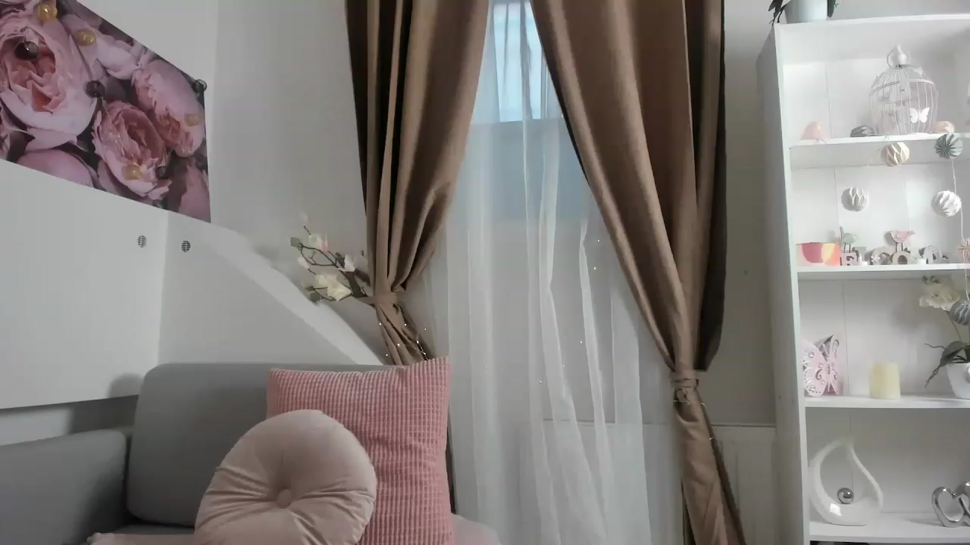 Gallery image thumbnail from EVA__LOVIA_'s myfreecams stream on, 01/21/2023, 10:02 image 14 of 20