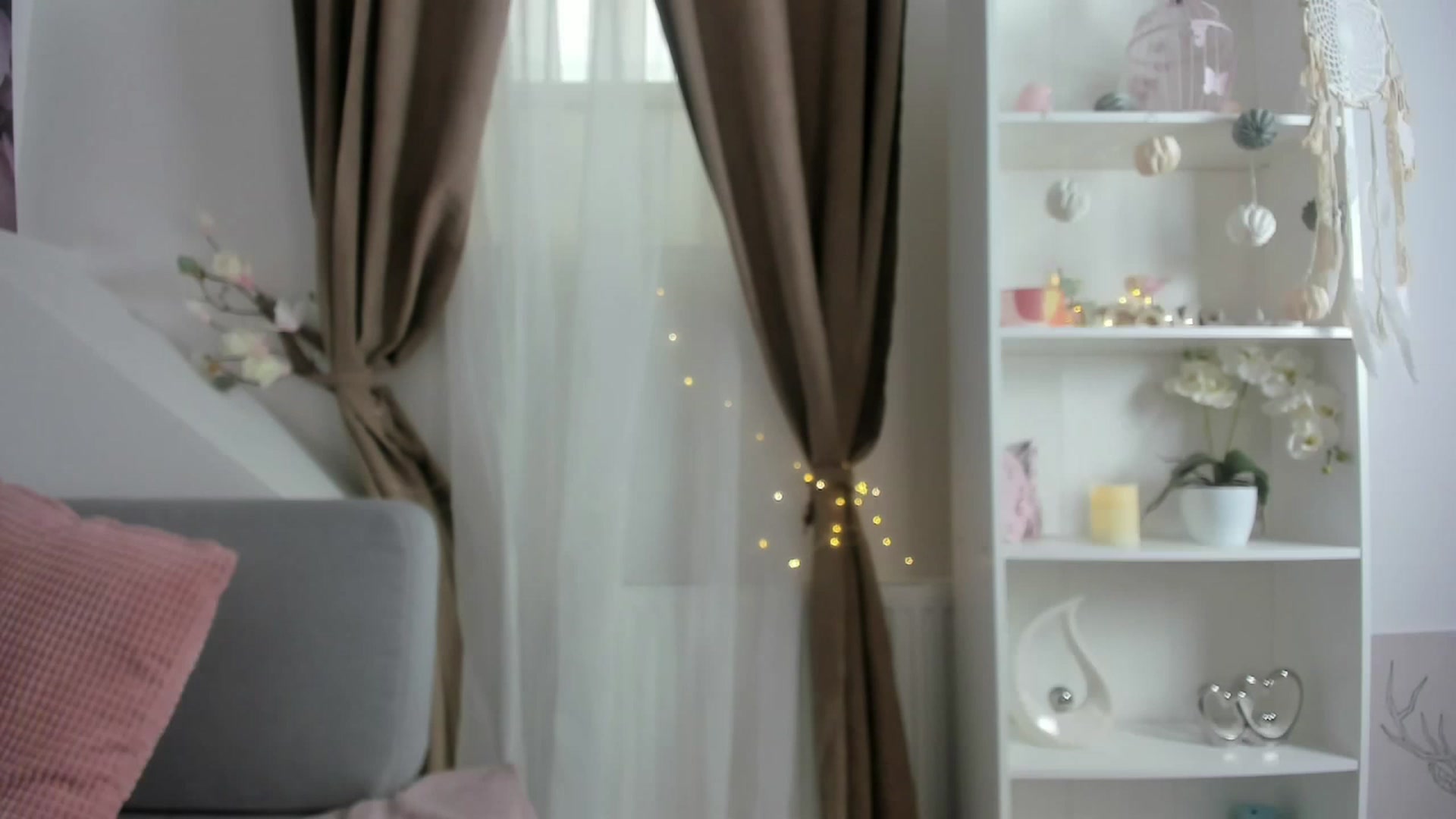 Gallery image thumbnail from EVA__LOVIA_'s myfreecams stream on, 02/18/2023, 12:45 image 15 of 20