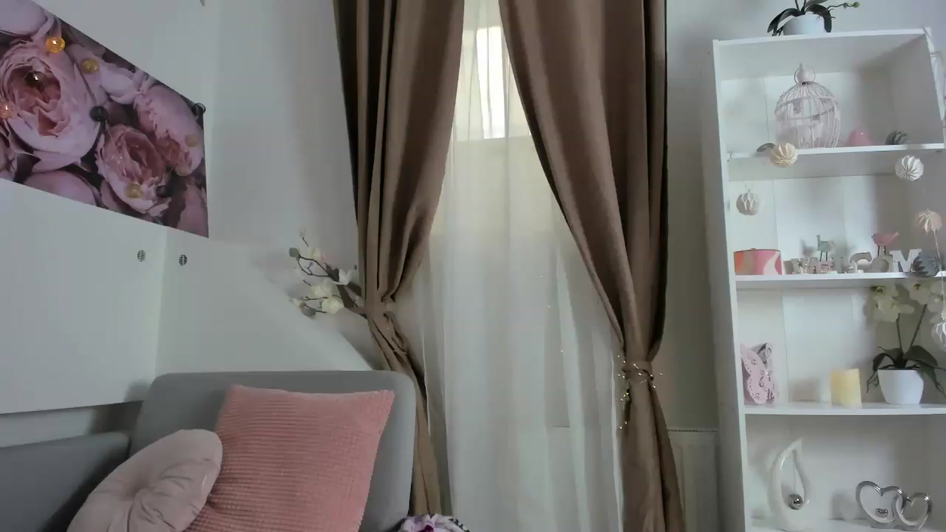 Gallery image thumbnail from EVA__LOVIA_'s myfreecams stream on, 03/13/2023, 11:23 image 15 of 20
