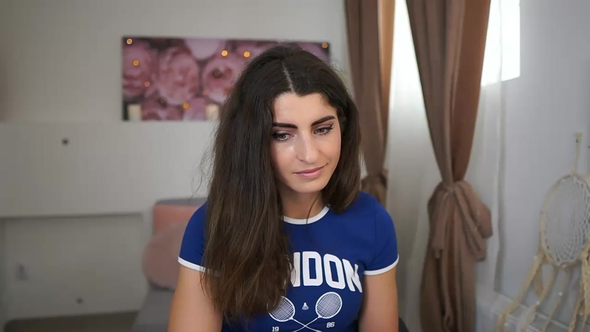 Gallery image thumbnail from EVA__LOVIA_'s myfreecams stream on, 03/31/2023, 11:30 image 14 of 20