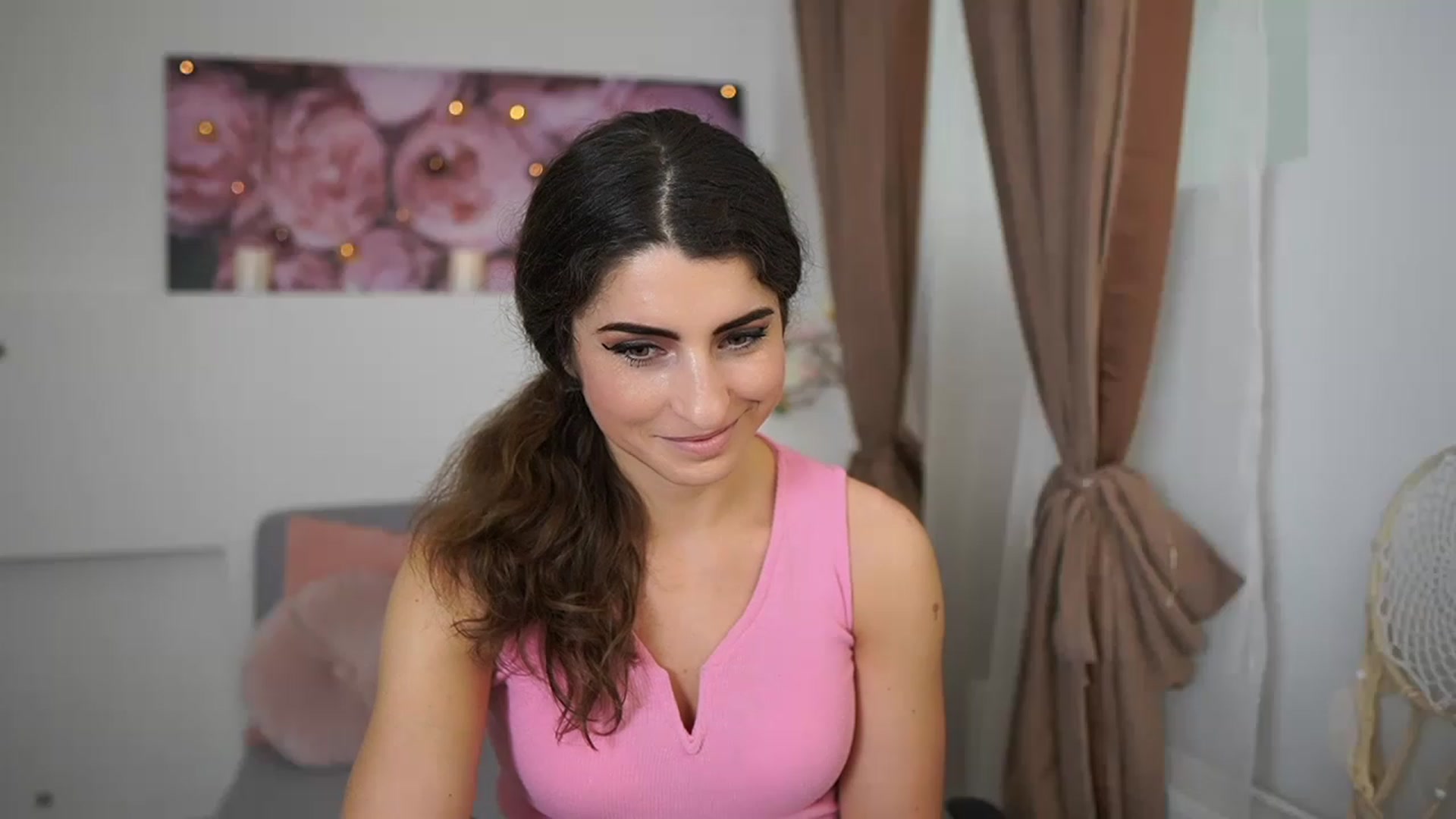 Gallery image thumbnail from EVA__LOVIA_'s myfreecams stream on, 04/03/2023, 12:22 image 13 of 20