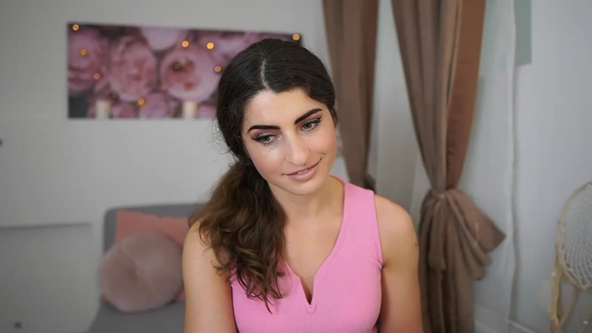 Gallery image thumbnail from EVA__LOVIA_'s myfreecams stream on, 04/03/2023, 12:22 image 18 of 20