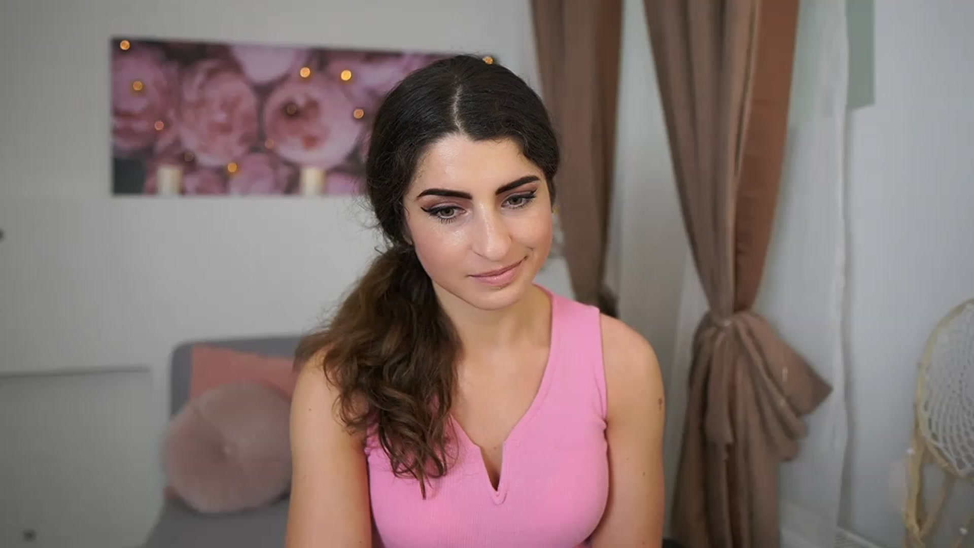 Gallery image thumbnail from EVA__LOVIA_'s myfreecams stream on, 04/03/2023, 12:22 image 17 of 20