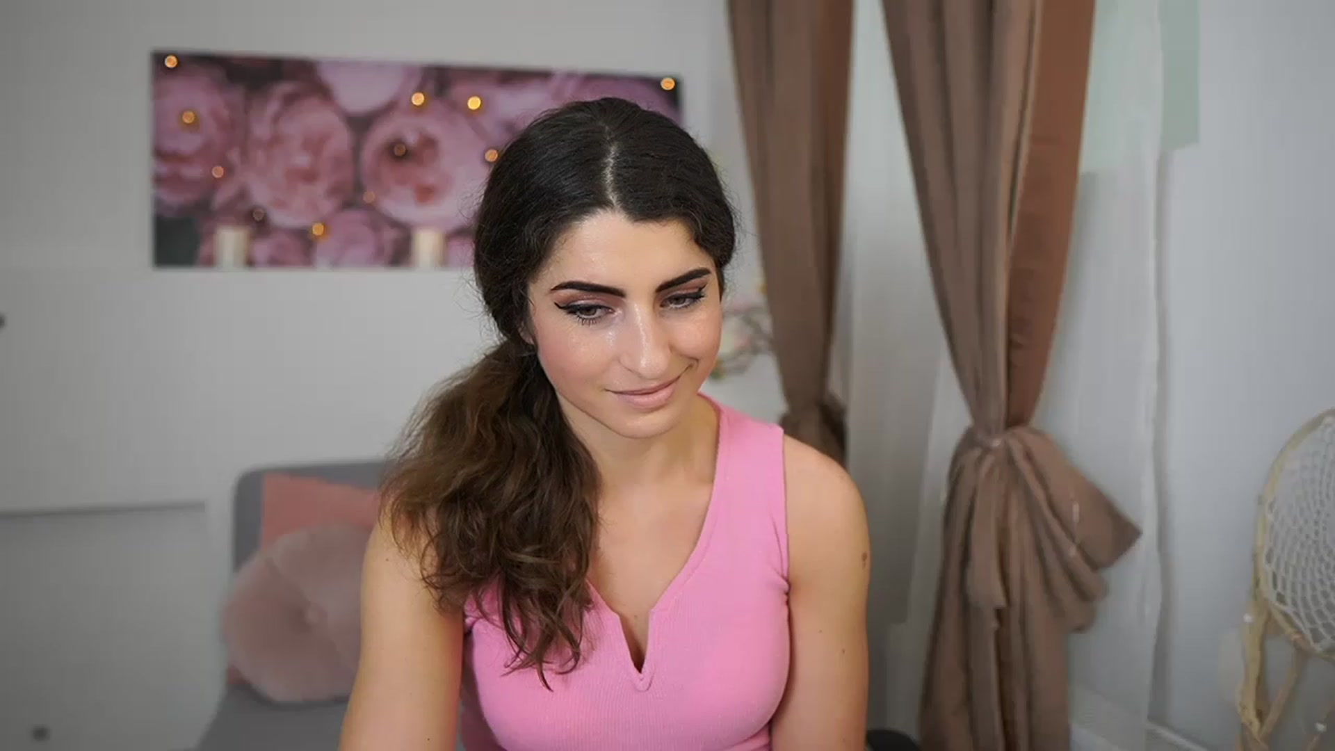 Gallery image thumbnail from EVA__LOVIA_'s myfreecams stream on, 04/03/2023, 12:22 image 14 of 20
