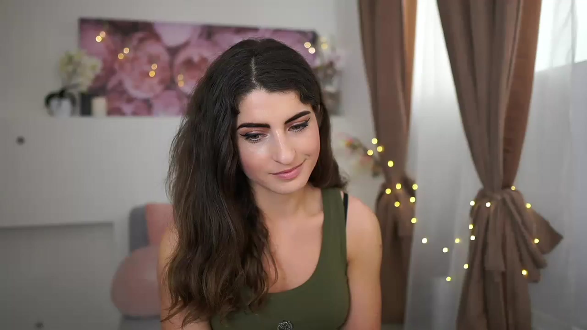 Gallery image thumbnail from EVA__LOVIA_'s myfreecams stream on, 04/12/2023, 12:06 image 14 of 20
