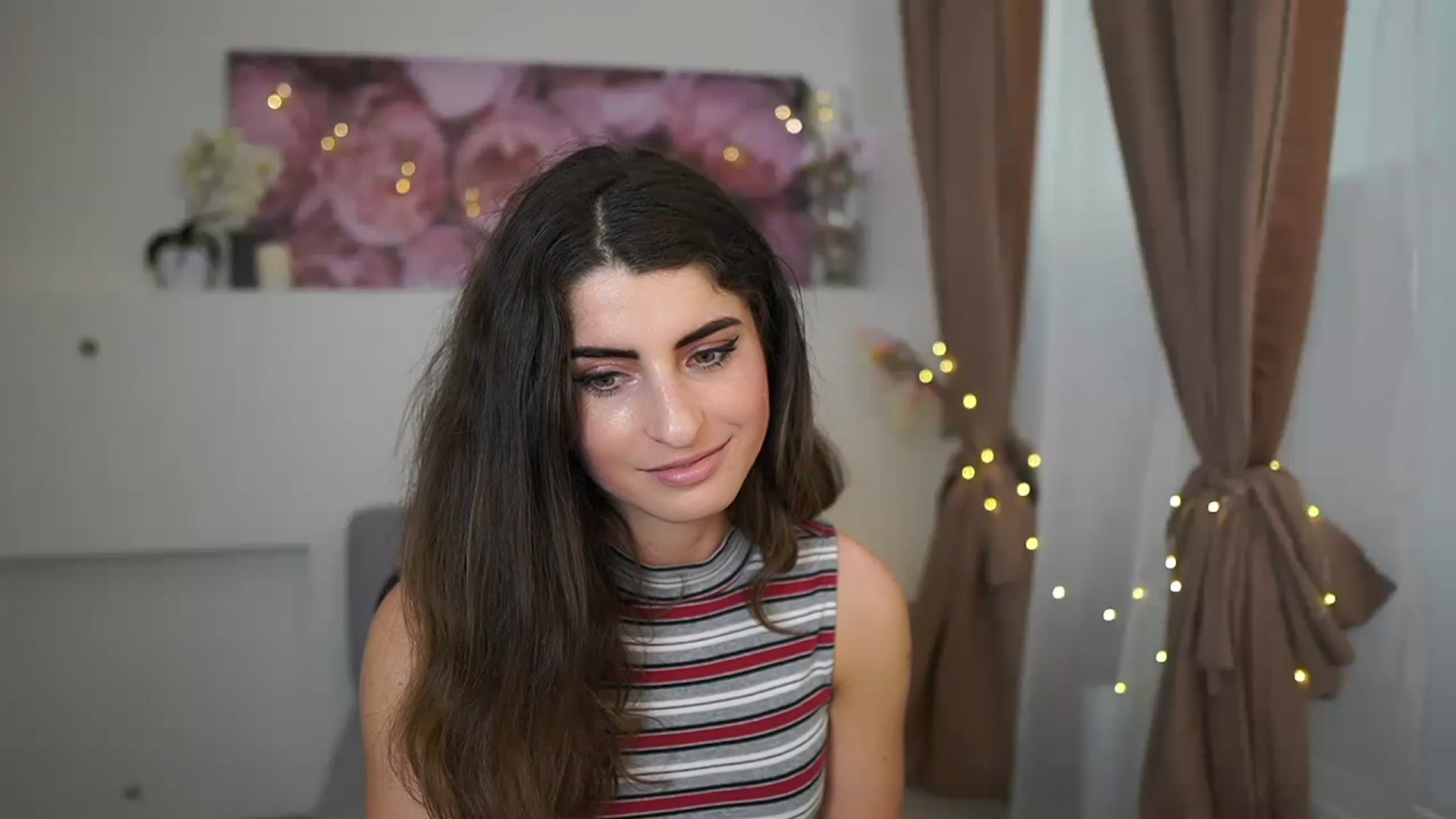 Gallery image thumbnail from EVA__LOVIA_'s myfreecams stream on, 04/13/2023, 11:37 image 4 of 20