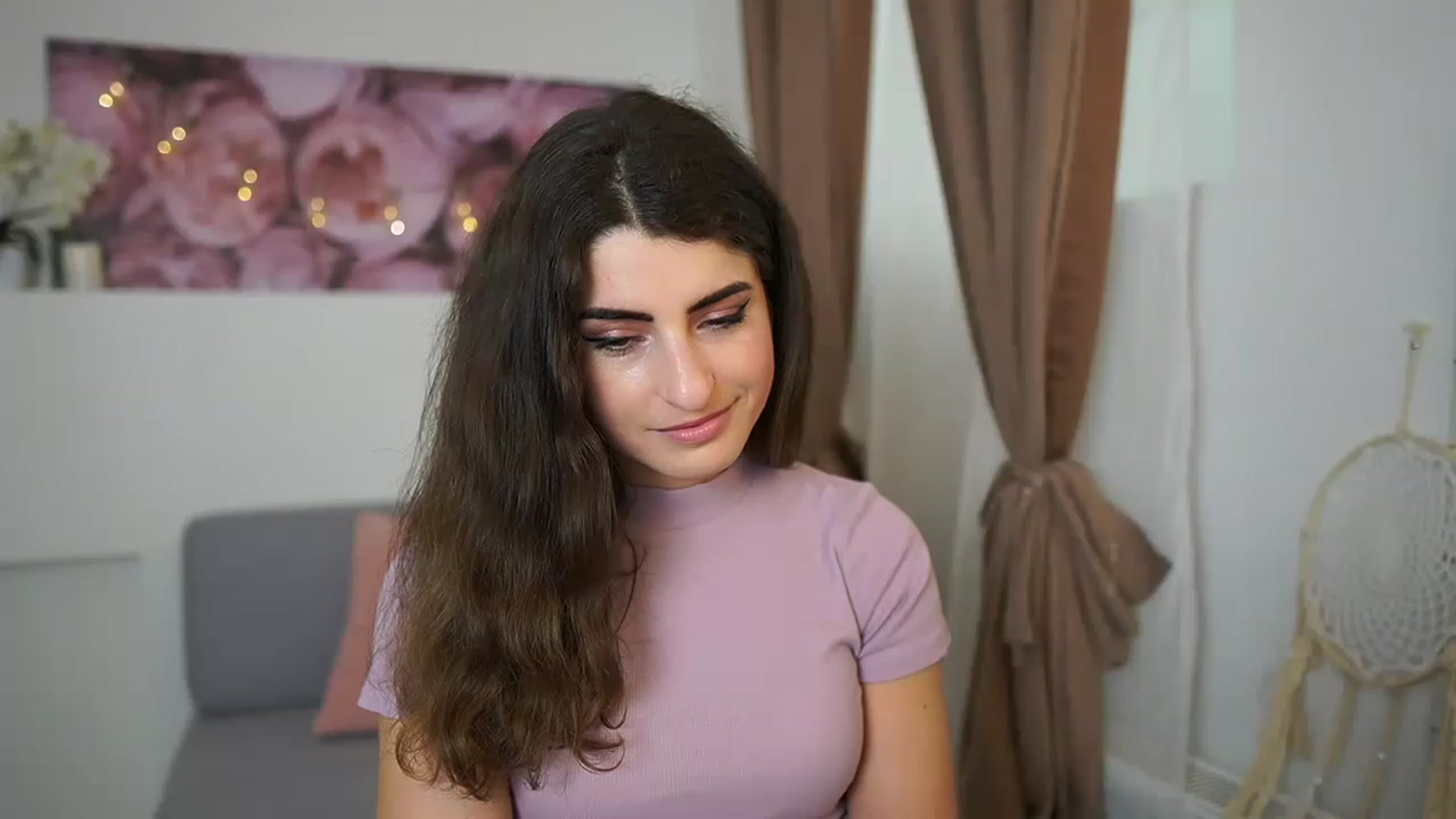 Gallery image thumbnail from EVA__LOVIA_'s myfreecams stream on, 04/16/2023, 14:17 image 2 of 20