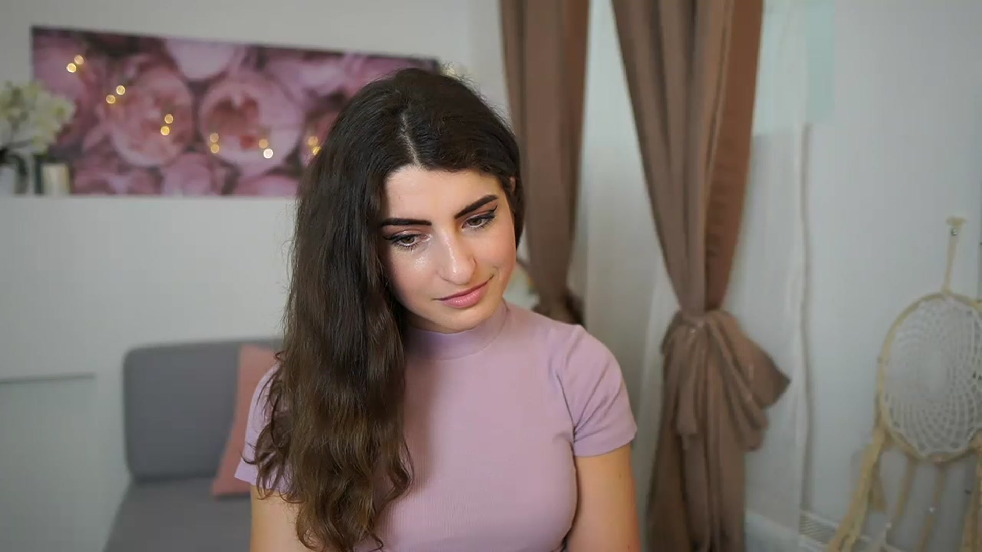 Gallery image thumbnail from EVA__LOVIA_'s myfreecams stream on, 04/16/2023, 14:17 image 4 of 20