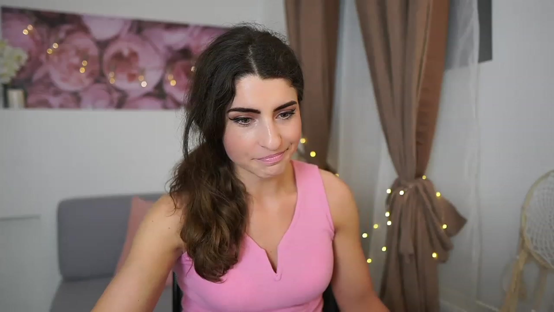 Gallery image thumbnail from EVA__LOVIA_'s myfreecams stream on, 04/16/2023, 17:48 image 14 of 20