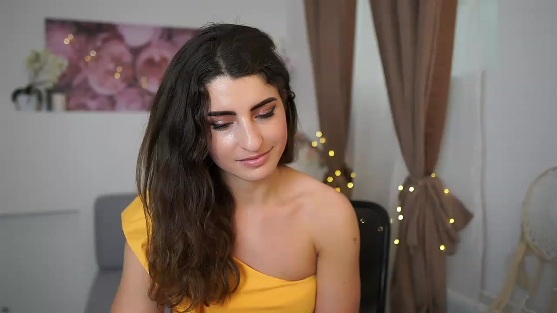 Gallery image thumbnail from EVA__LOVIA_'s myfreecams stream on, 04/17/2023, 12:29 image 14 of 20
