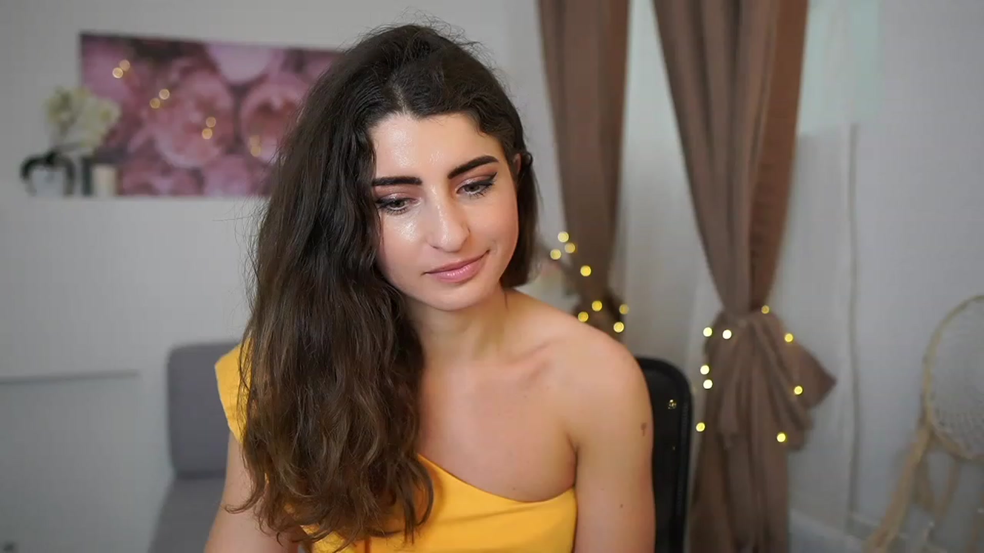 Gallery image thumbnail from EVA__LOVIA_'s myfreecams stream on, 04/17/2023, 12:29 image 13 of 20