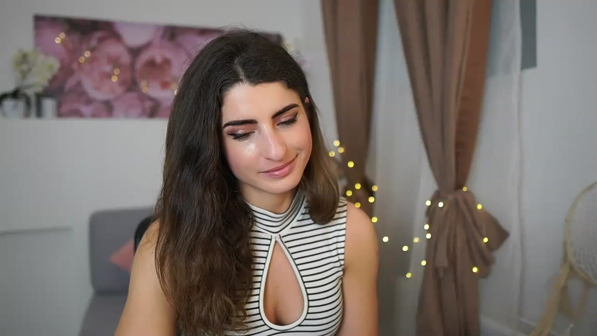 Gallery image thumbnail from EVA__LOVIA_'s myfreecams stream on, 04/17/2023, 16:54 image 7 of 20
