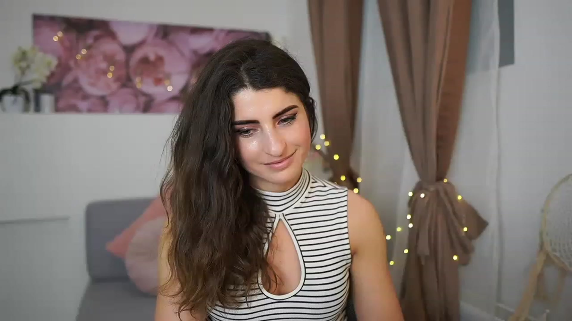 Gallery image thumbnail from EVA__LOVIA_'s myfreecams stream on, 04/17/2023, 16:54 image 17 of 20