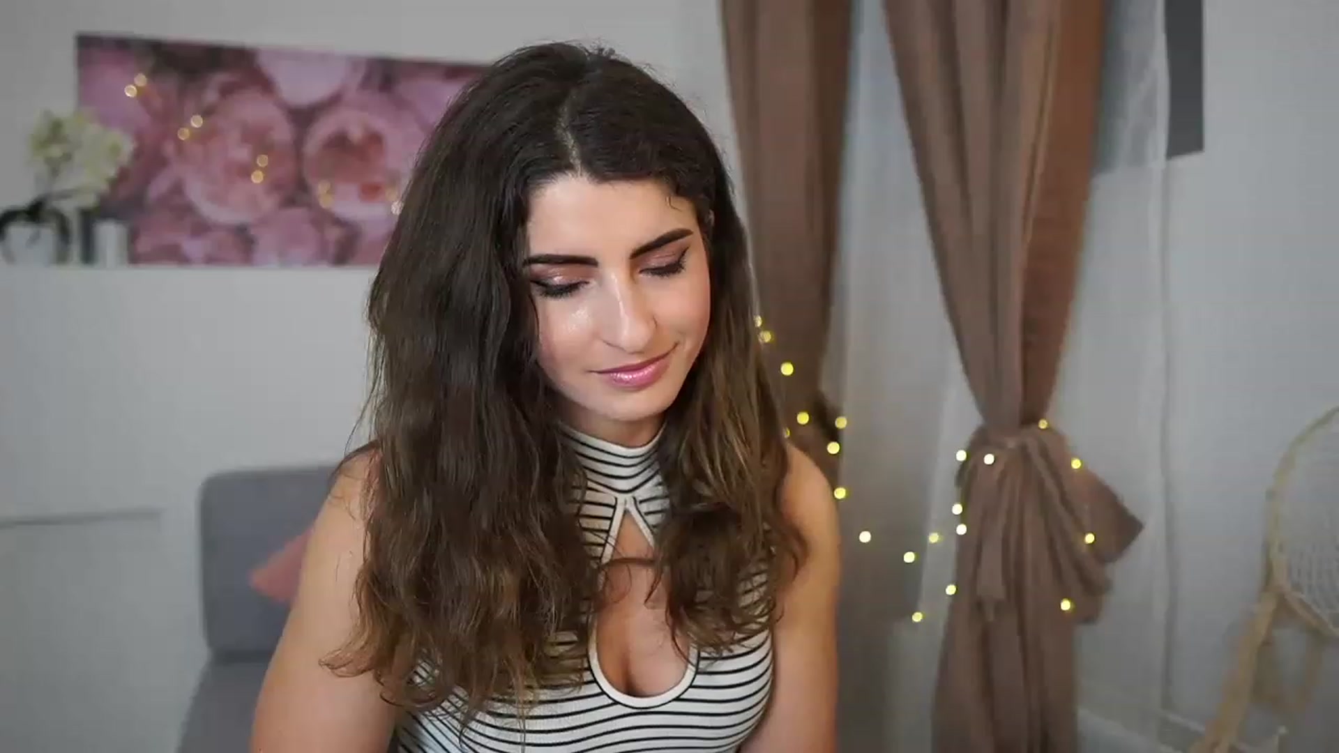 Gallery image thumbnail from EVA__LOVIA_'s myfreecams stream on, 04/17/2023, 18:02 image 4 of 20