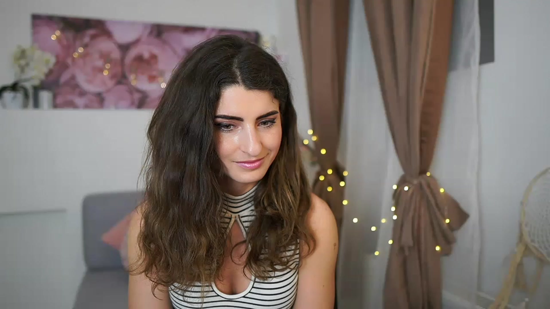 Gallery image thumbnail from EVA__LOVIA_'s myfreecams stream on, 04/17/2023, 18:02 image 10 of 20