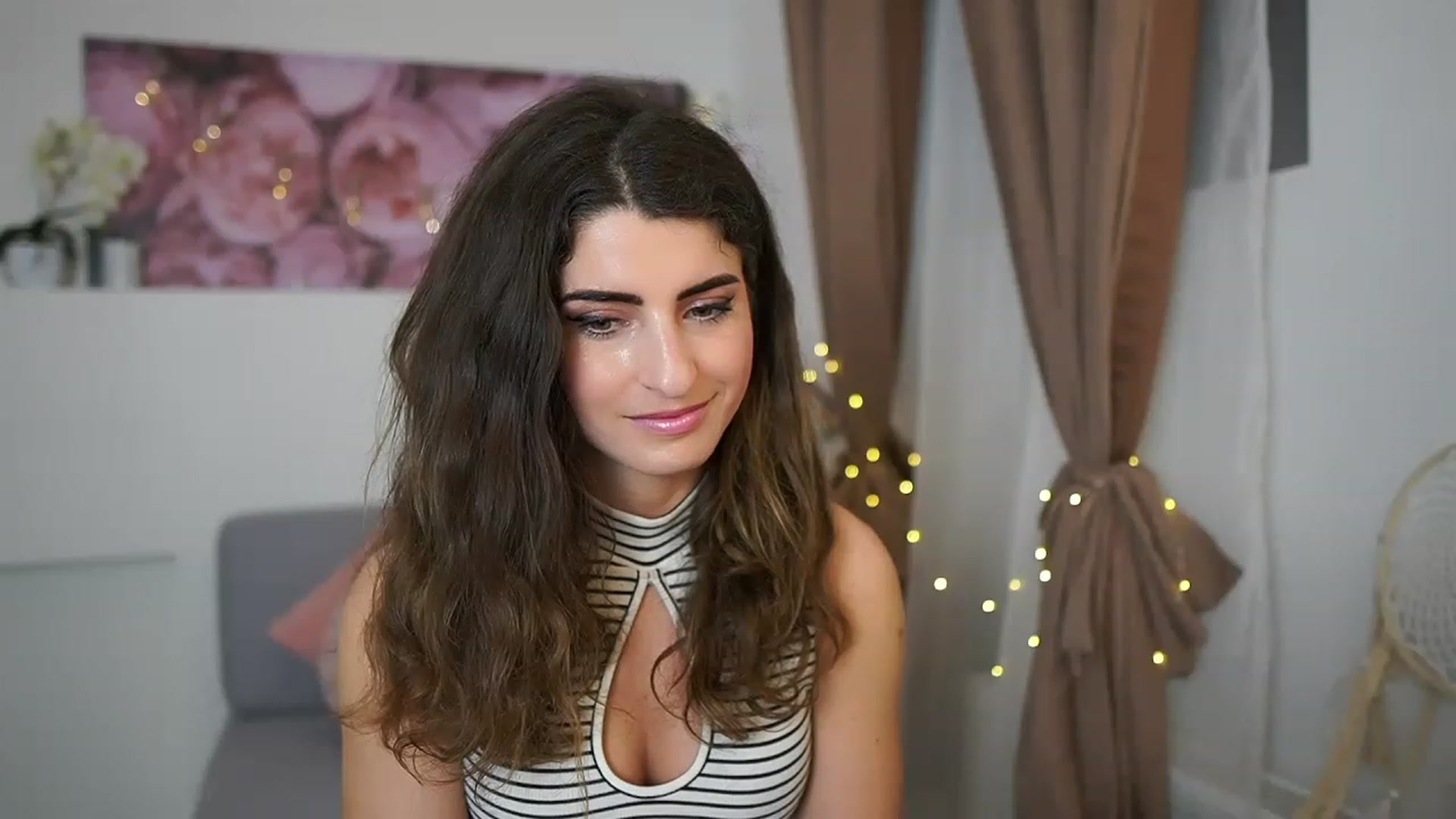 Gallery image thumbnail from EVA__LOVIA_'s myfreecams stream on, 04/17/2023, 18:02 image 13 of 20