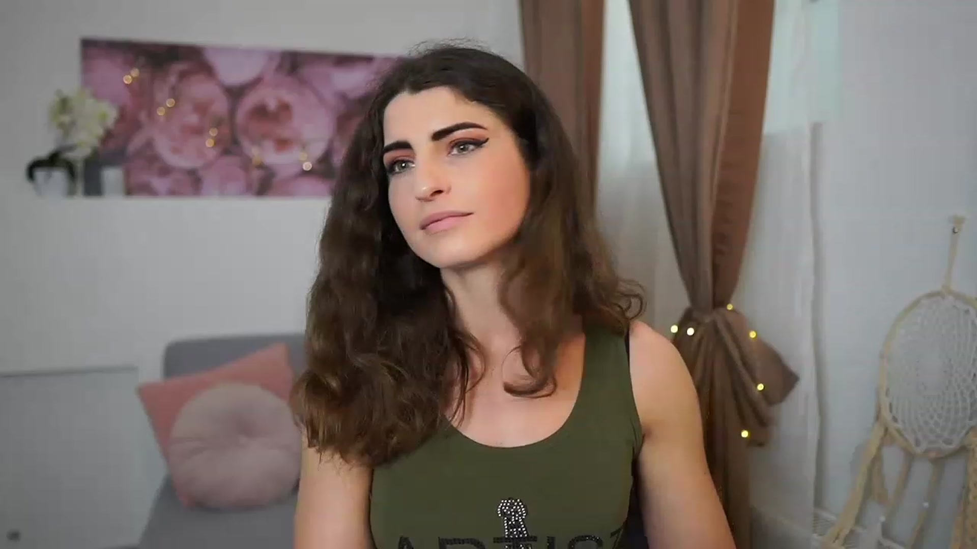 Gallery image thumbnail from EVA__LOVIA_'s myfreecams stream on, 04/20/2023, 13:14 image 10 of 20