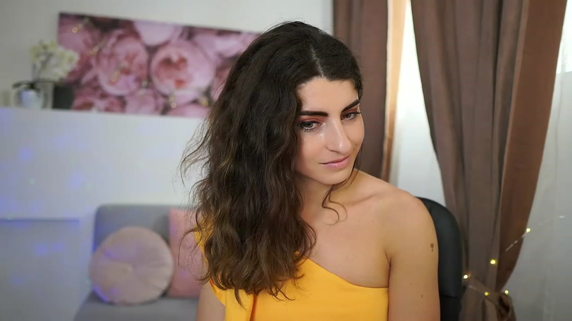 Gallery image thumbnail from EVA__LOVIA_'s myfreecams stream on, 05/02/2023, 10:43 image 19 of 20