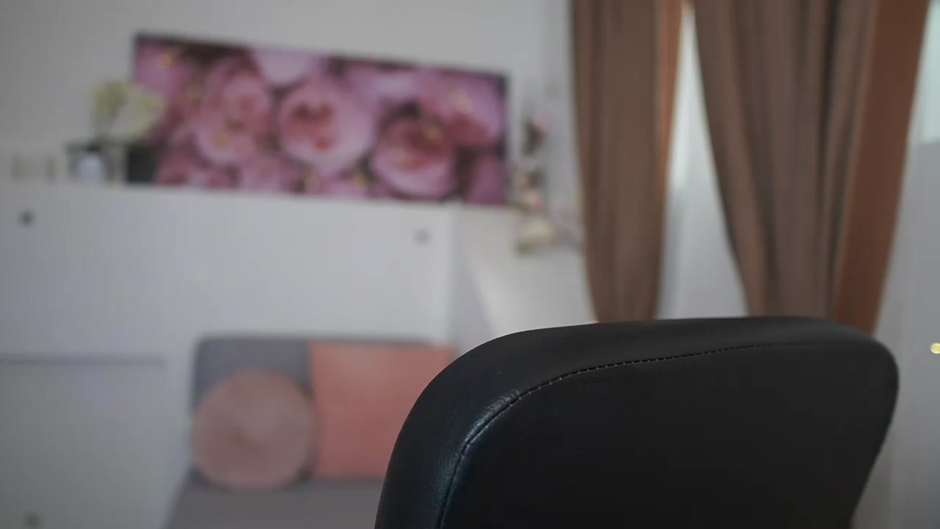 Gallery image thumbnail from EVA__LOVIA_'s myfreecams stream on, 05/03/2023, 10:12 image 9 of 20