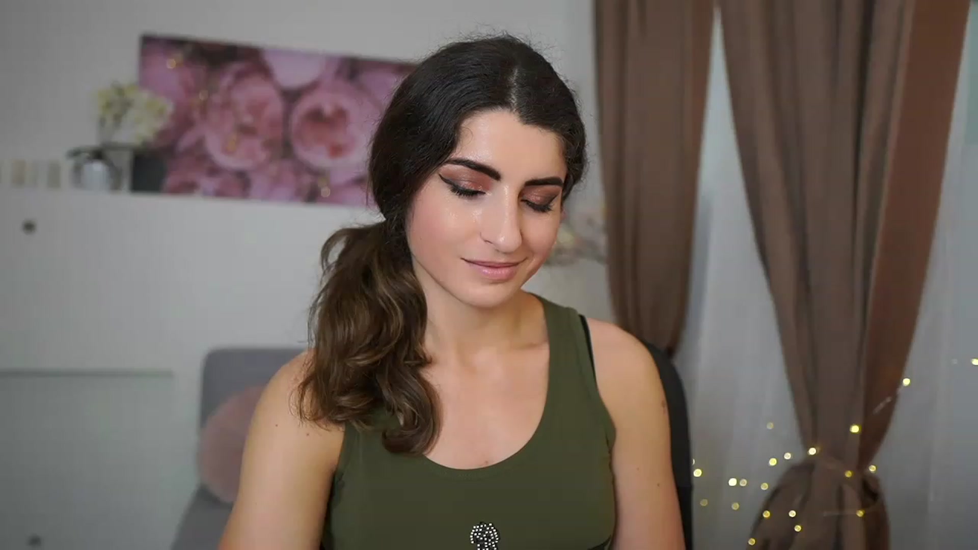 Gallery image thumbnail from EVA__LOVIA_'s myfreecams stream on, 05/03/2023, 12:03 image 11 of 20