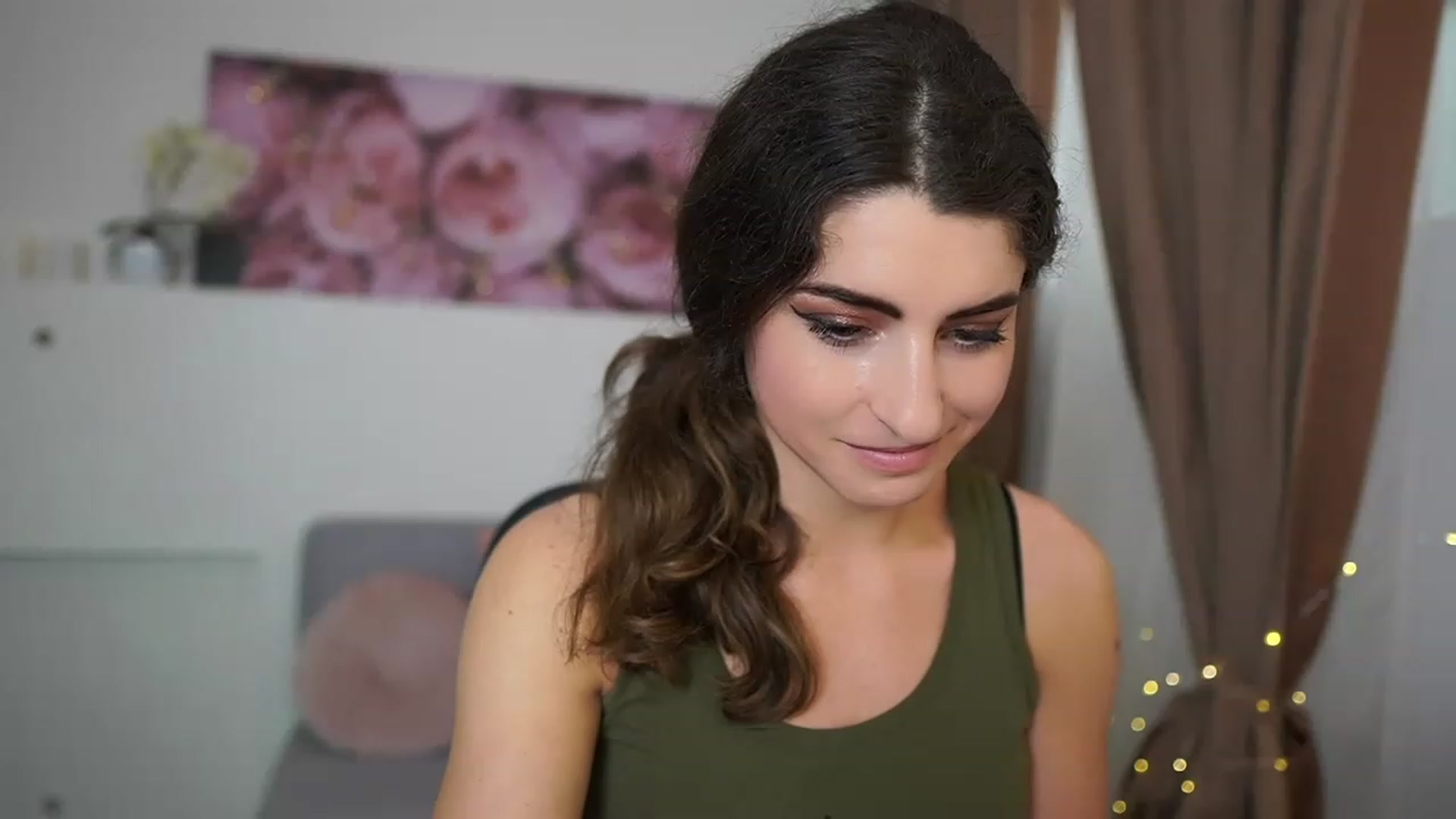Gallery image thumbnail from EVA__LOVIA_'s myfreecams stream on, 05/03/2023, 12:03 image 4 of 20