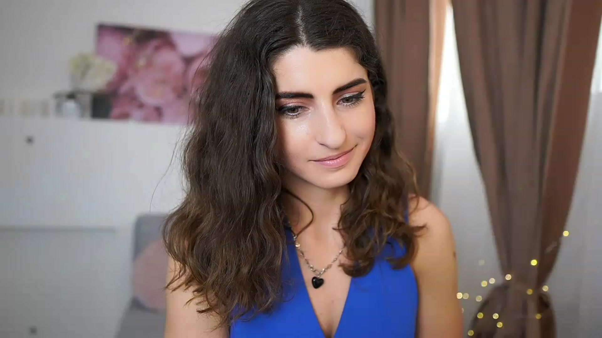 Gallery image thumbnail from EVA__LOVIA_'s myfreecams stream on, 05/04/2023, 11:24 image 18 of 20