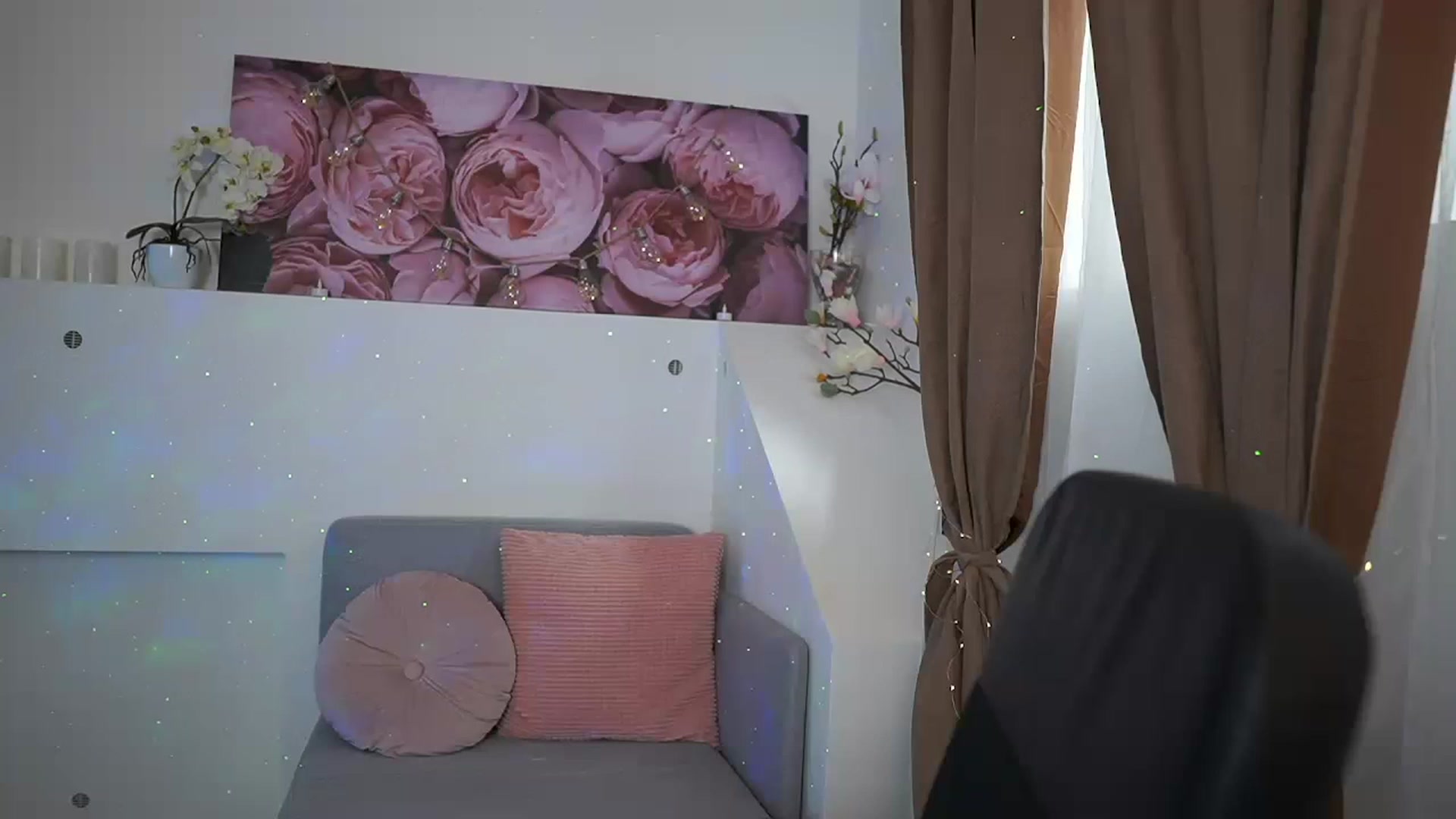 Gallery image thumbnail from EVA__LOVIA_'s myfreecams stream on, 05/04/2023, 11:24 image 15 of 20