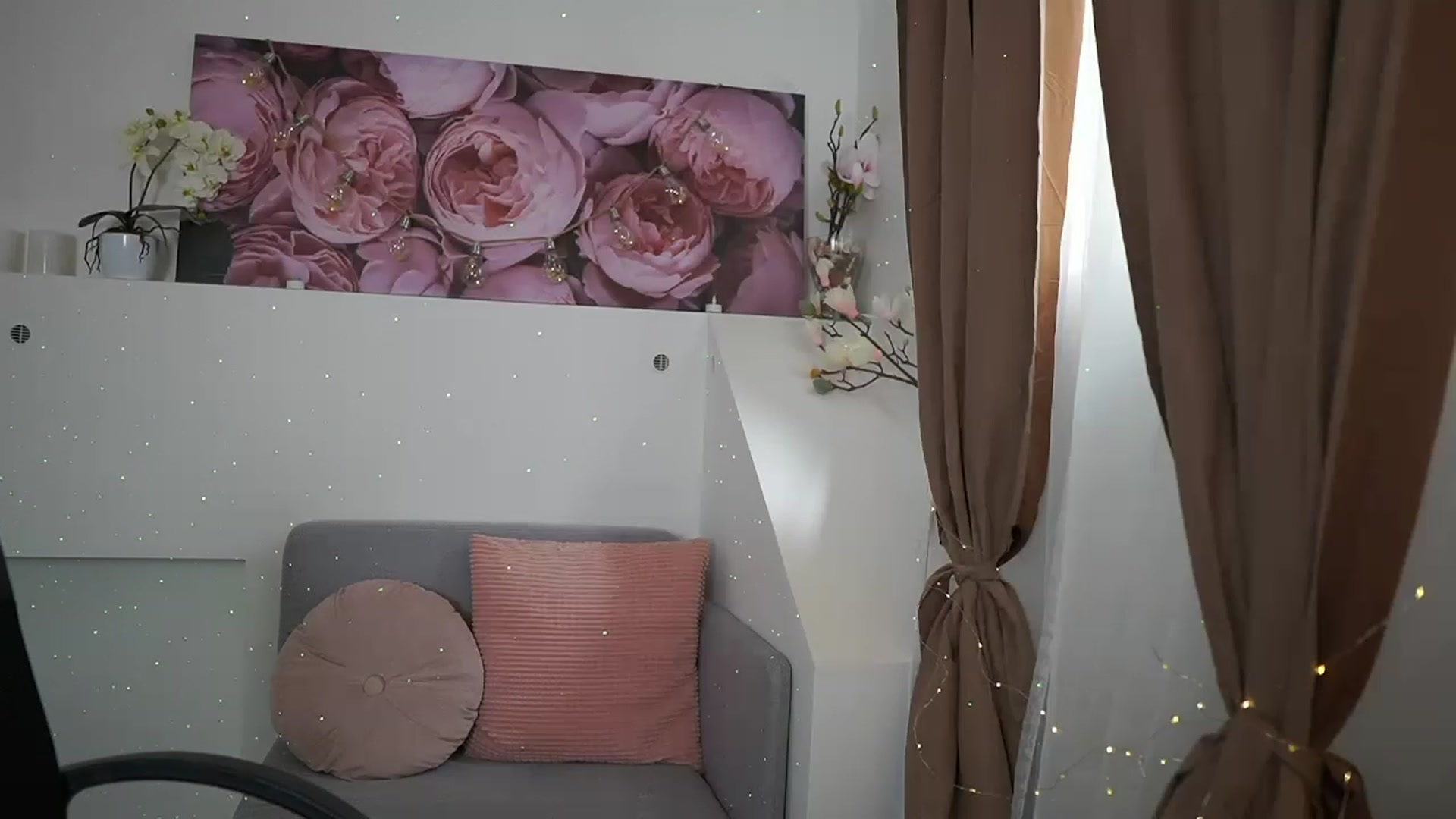 Gallery image thumbnail from EVA__LOVIA_'s myfreecams stream on, 05/11/2023, 10:27 image 9 of 20