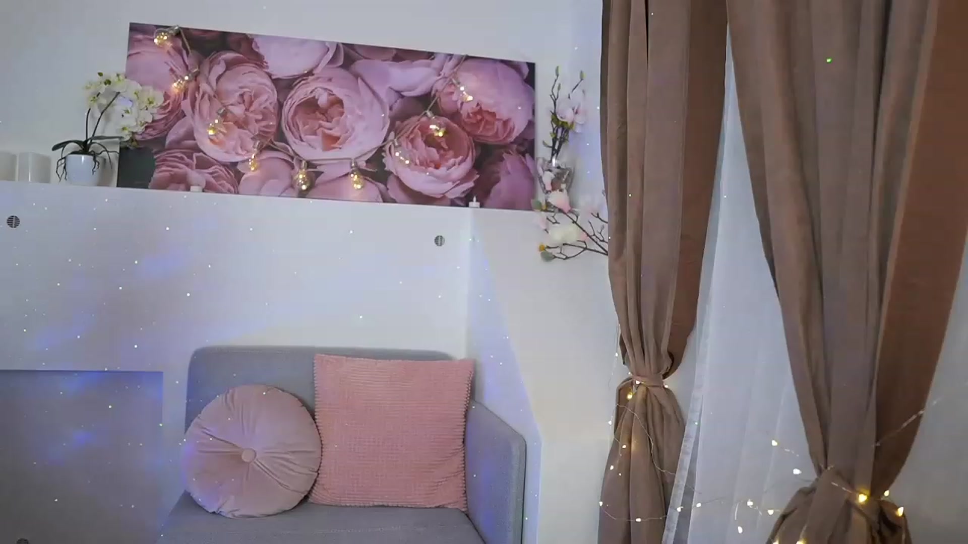 Gallery image thumbnail from EVA__LOVIA_'s myfreecams stream on, 05/12/2023, 16:45 image 5 of 20