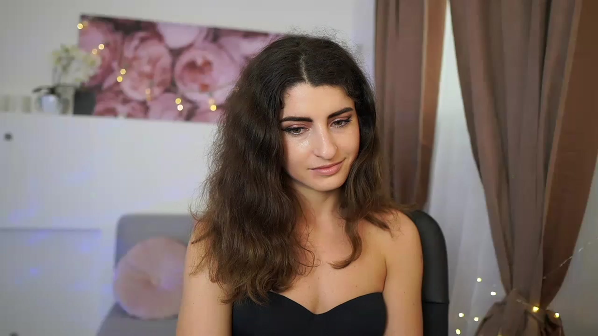 Gallery image thumbnail from EVA__LOVIA_'s myfreecams stream on, 05/15/2023, 10:37 image 7 of 20
