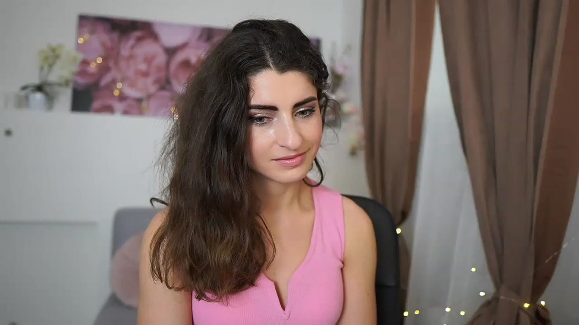 Gallery image thumbnail from EVA__LOVIA_'s myfreecams stream on, 05/19/2023, 13:00 image 18 of 20