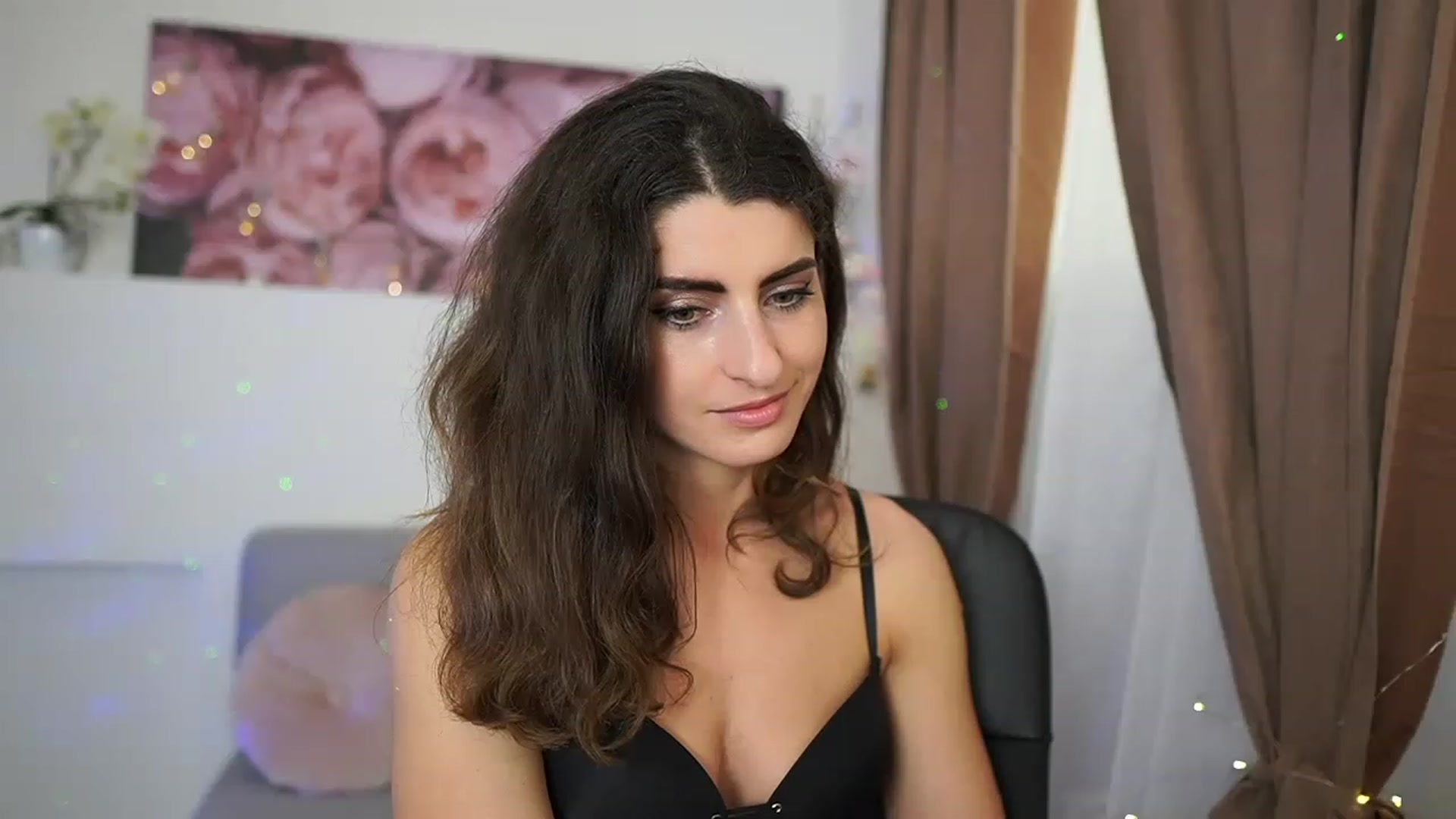 Gallery image thumbnail from EVA__LOVIA_'s myfreecams stream on, 05/21/2023, 12:26 image 6 of 20